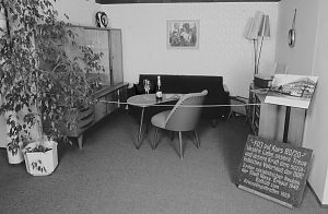 Ausstellung zur Ortsgeschichte mit Wohnzimmer der 70er Jahre